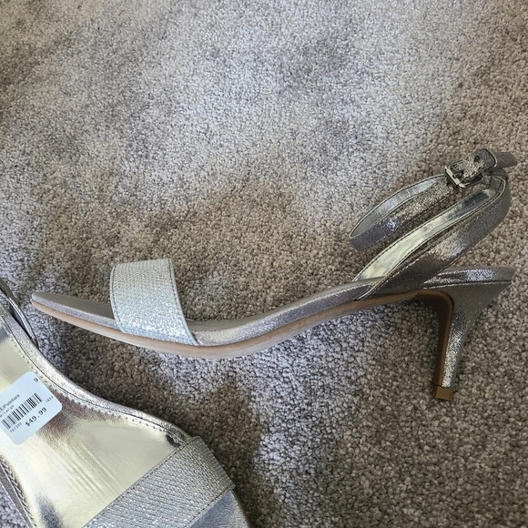 FIONI Silver Rhinestones Strappy Sandal Shoes Size 9 NWT - Picture 7 of 16